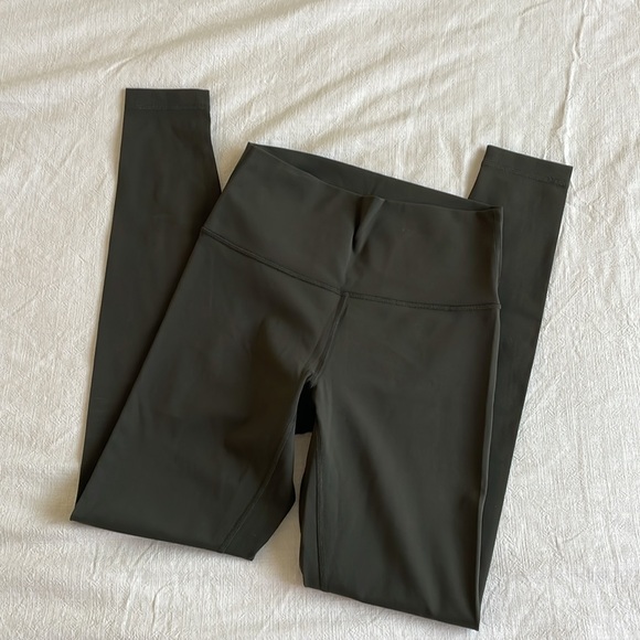 Lululemon Wunder Under Leggings - Picture 1 of 9